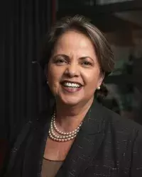 Karla Soares-Weiser 
