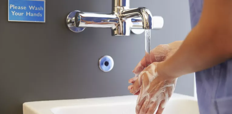 Gloves for preventing percutaneous exposure injuries in healthcare workers CD009573 http://bit.ly/2e7hOFA
